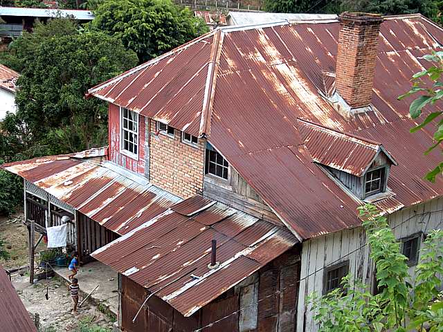 RedRustyRoof&Kids